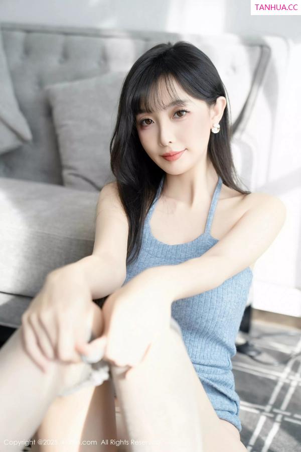   [XiuRen]高清写真图 2025.04.08 No.10124 樱桃小阑子 灰色丝袜第37张图片